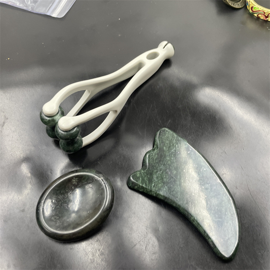 Luonnonkivinen Hierontasetti: Kaavinlauta, Sormiklipsi & Munanmuotoinen Hieroja